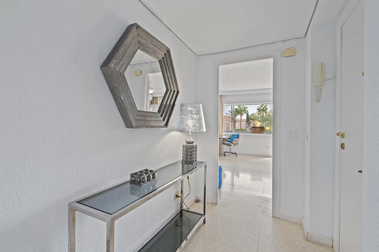 Piso Con 2 Habitaciones, 2 Terrazas Y Piscina Torremolinos 0*,  Spain