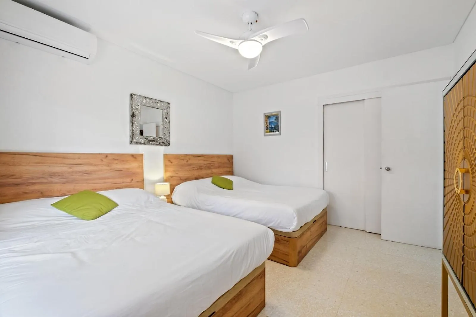 Piso Con 2 Habitaciones, 2 Terrazas Y Piscina Torremolinos