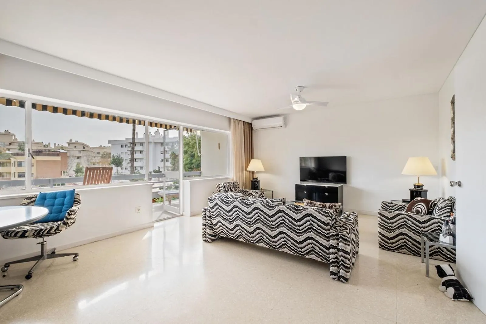 Piso Con 2 Habitaciones, 2 Terrazas Y Piscina Torremolinos