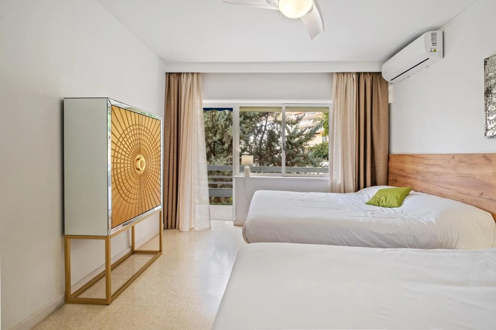 Piso Con 2 Habitaciones, 2 Terrazas Y Piscina Torremolinos Španělsko